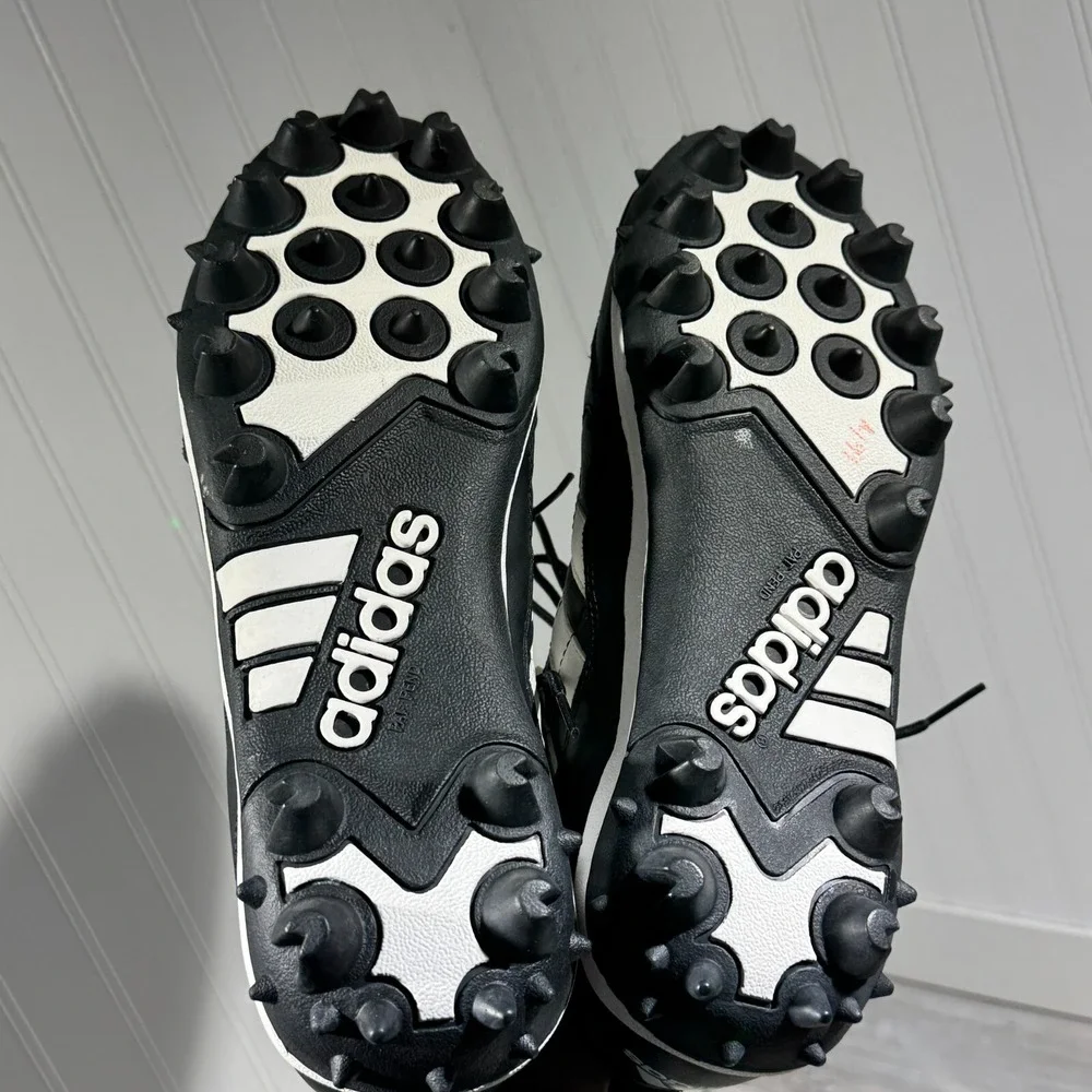 Adidas Mens Black And White Football Cleats Shoes YXN 693 Low US Size 13.5
